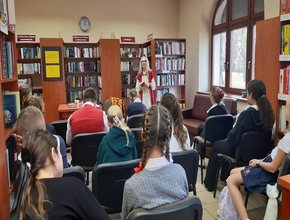 Violetta Nowakowska na spotkaniu w  Łozinie