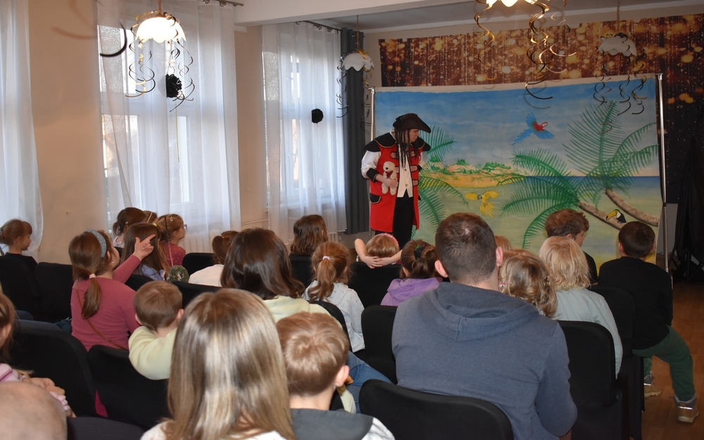 teatr maska w Pasikurowicach