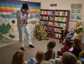 przedstawnie teatru Maska